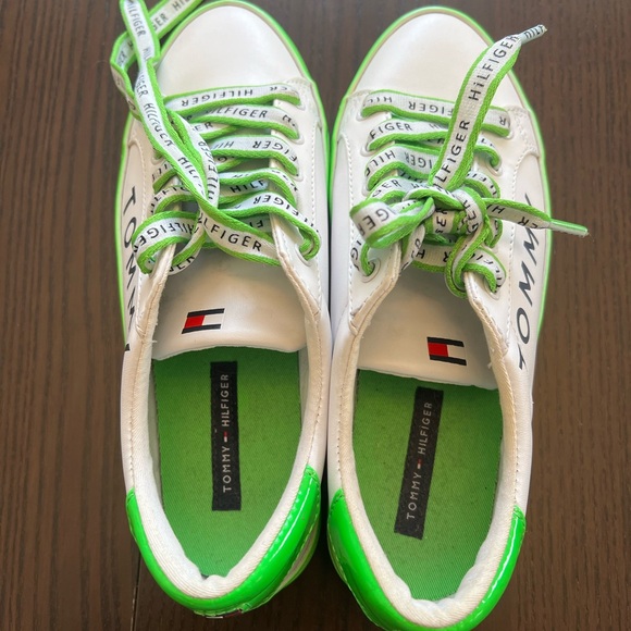 Tommy Hilfiger Green and White sneakers Size / 7M - Picture 3 of 7